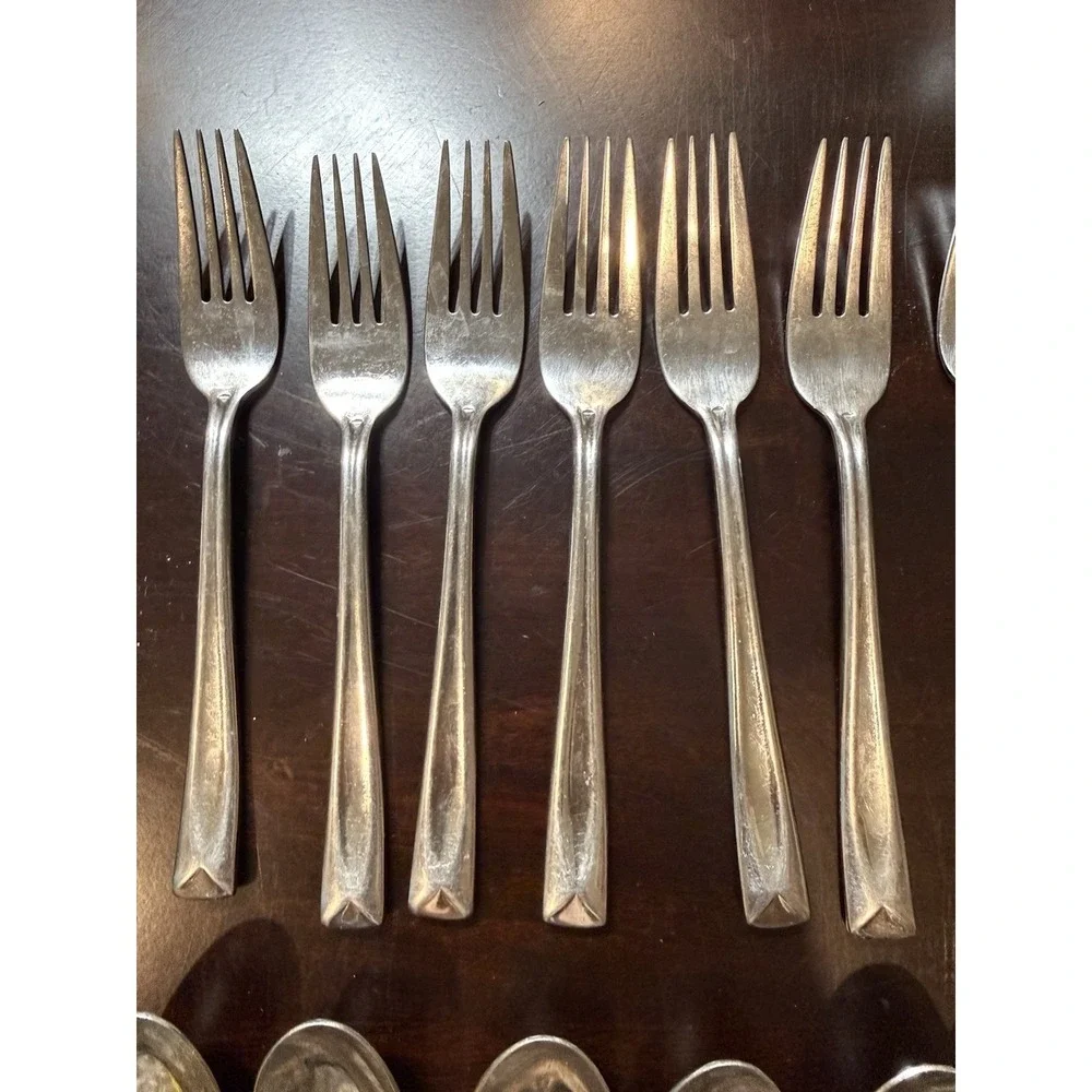 Oneida Gala Impulse Stainless Flatware Lot 29 Pc Silverware Spoons Forks Knives